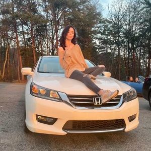 Meet your Posher, Lily